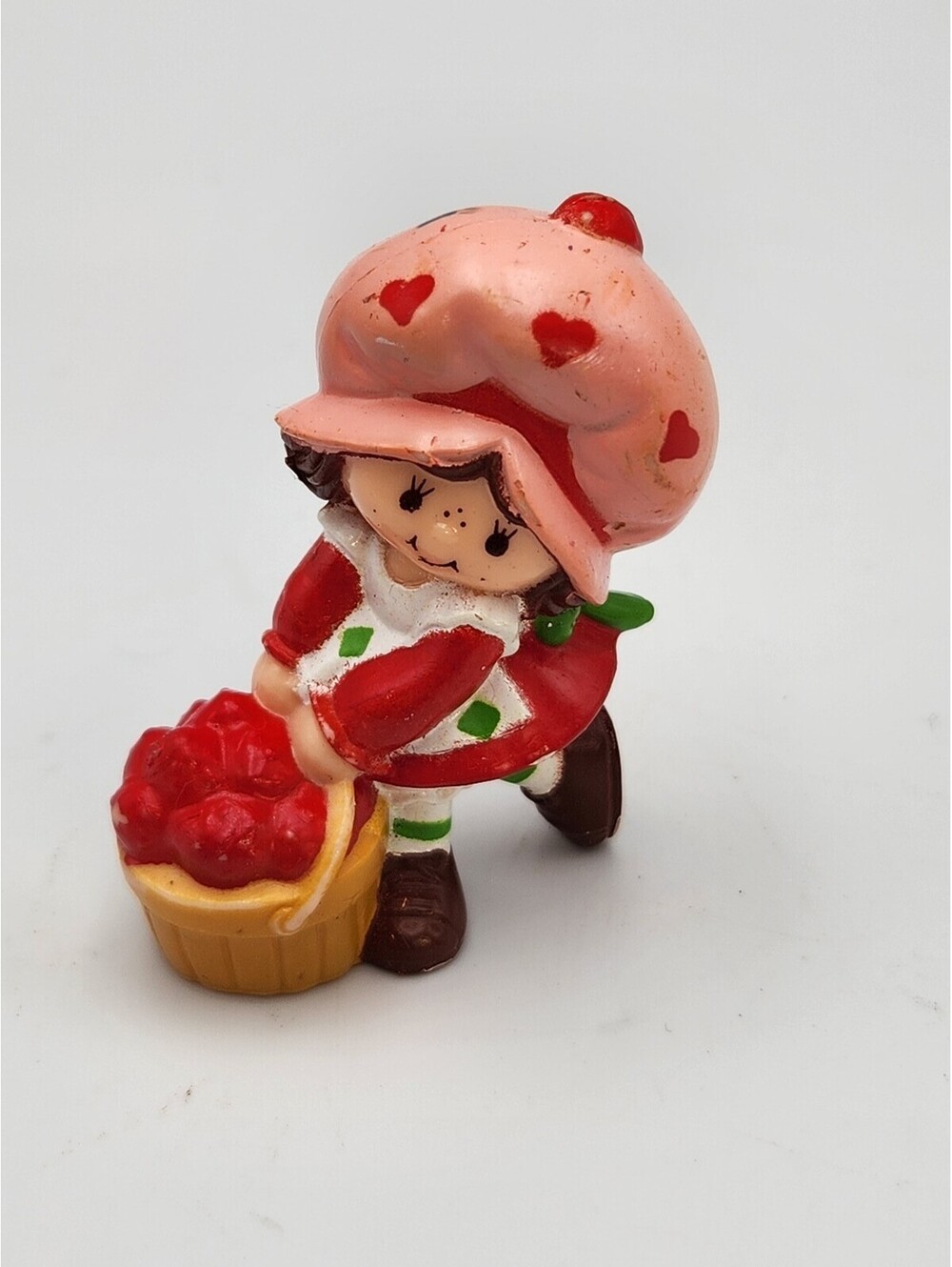 Vintage Strawberry Shortcake Figurine with Basket of Strawberries Toy Decor C5